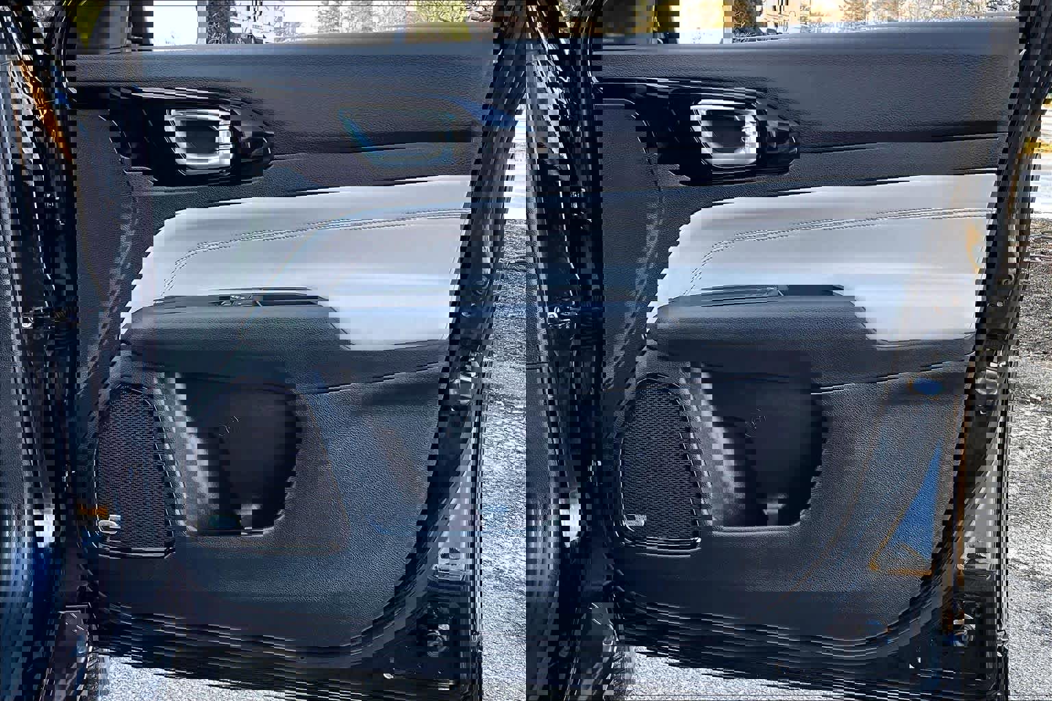 Used 2025 Jeep Compass Limited w/ Sun & Sound Group image 23