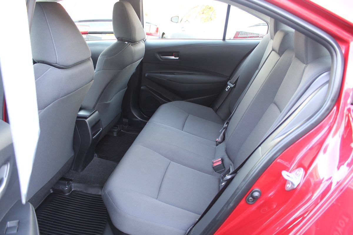 Used 2021 Toyota Corolla LE w/ Carpet Mat Package (TMS) FWD image 23