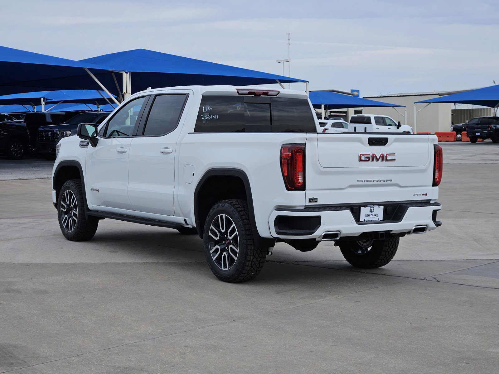 New 2026 GMC Sierra 1500 AT4 w/ AT4 Premium Package AWD/4WD image 4