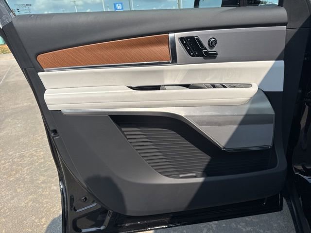 New 2026 Cadillac Vistiq Sport w/ LPO, Floor Liner Package image 27