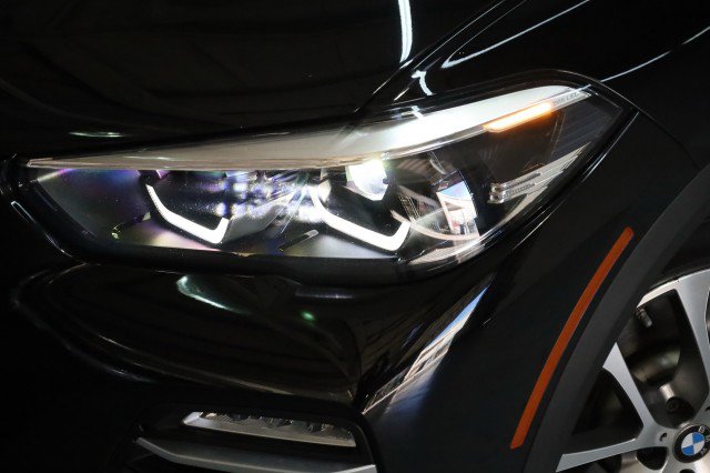 Used 2020 BMW X5 sDrive40i w/ Premium Package image 2