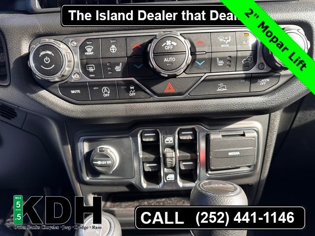 New 2025 Jeep Gladiator Sport image 25