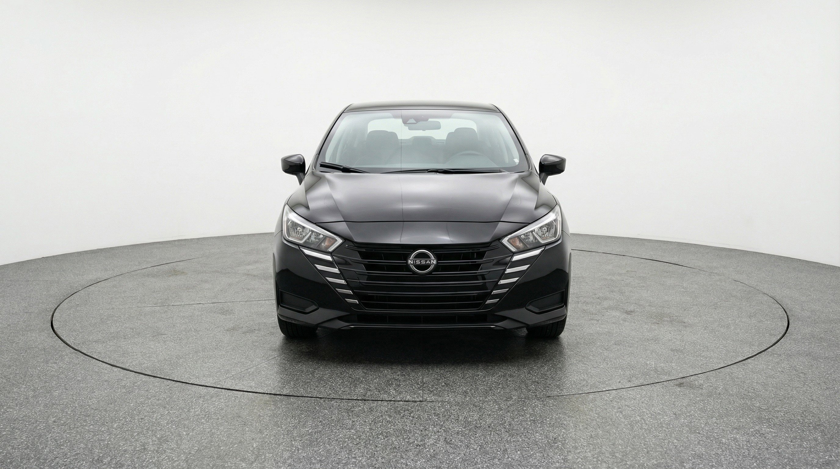 Used 2025 Nissan Versa SV image 2