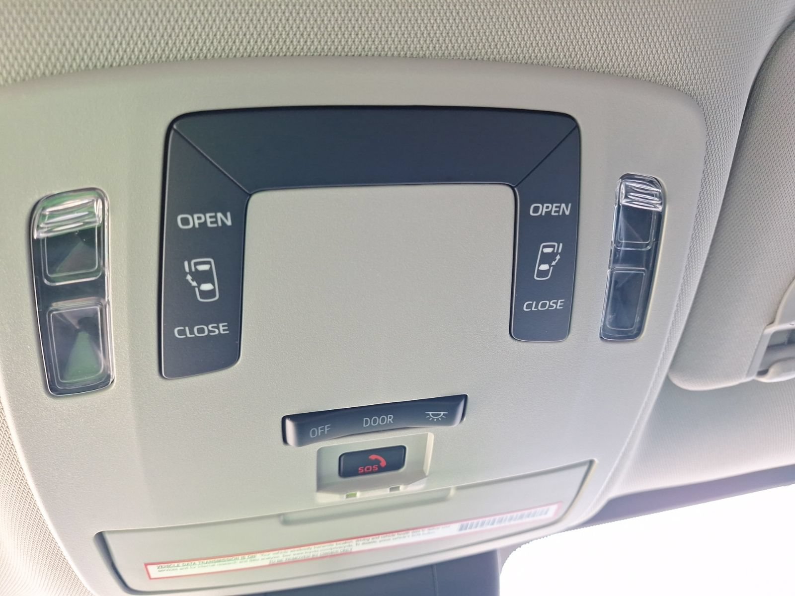 Used 2024 Toyota Sienna LE FWD image 27