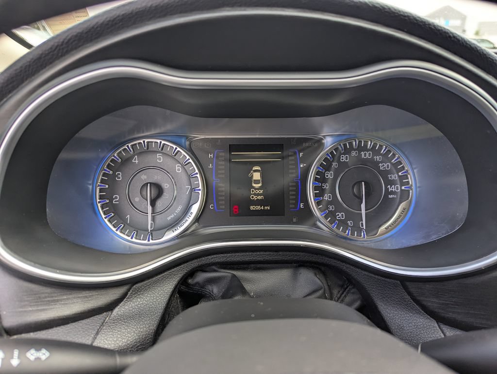 Used 2015 Chrysler 200 Limited w/ Convenience Group FWD image 29