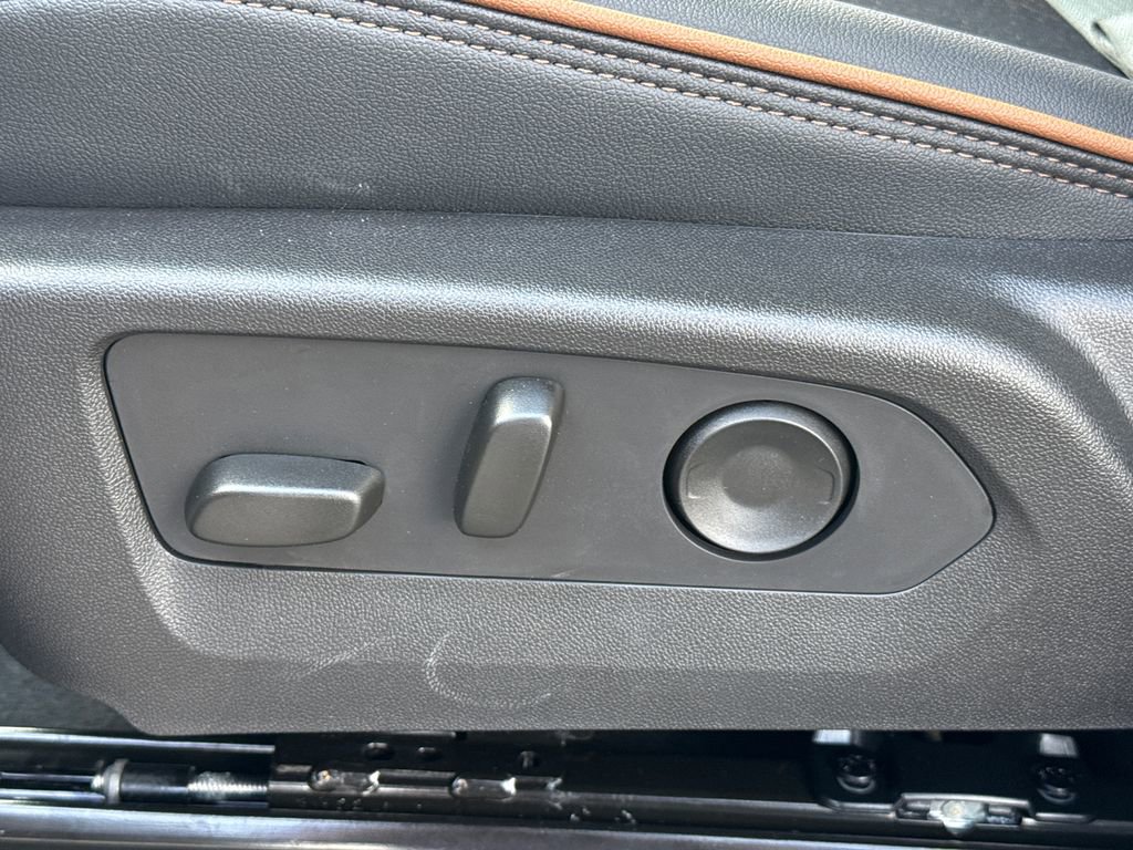 New 2026 GMC Canyon AT4 AWD/4WD image 18