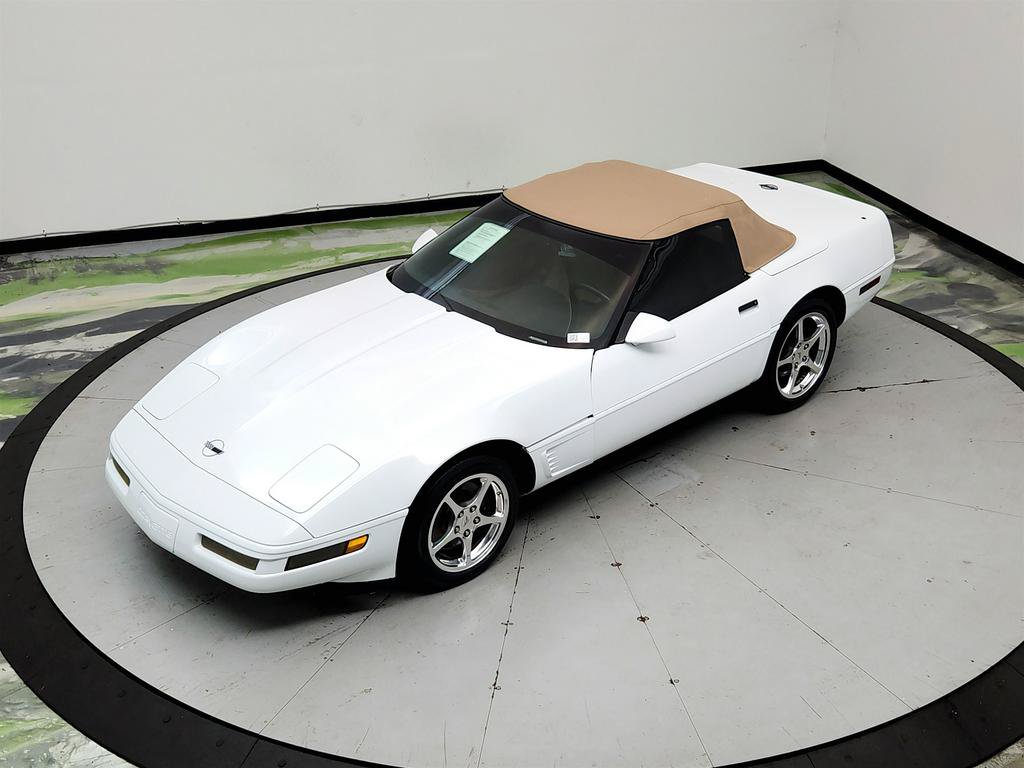 Used 1992 Chevrolet Corvette Convertible RWD image 24