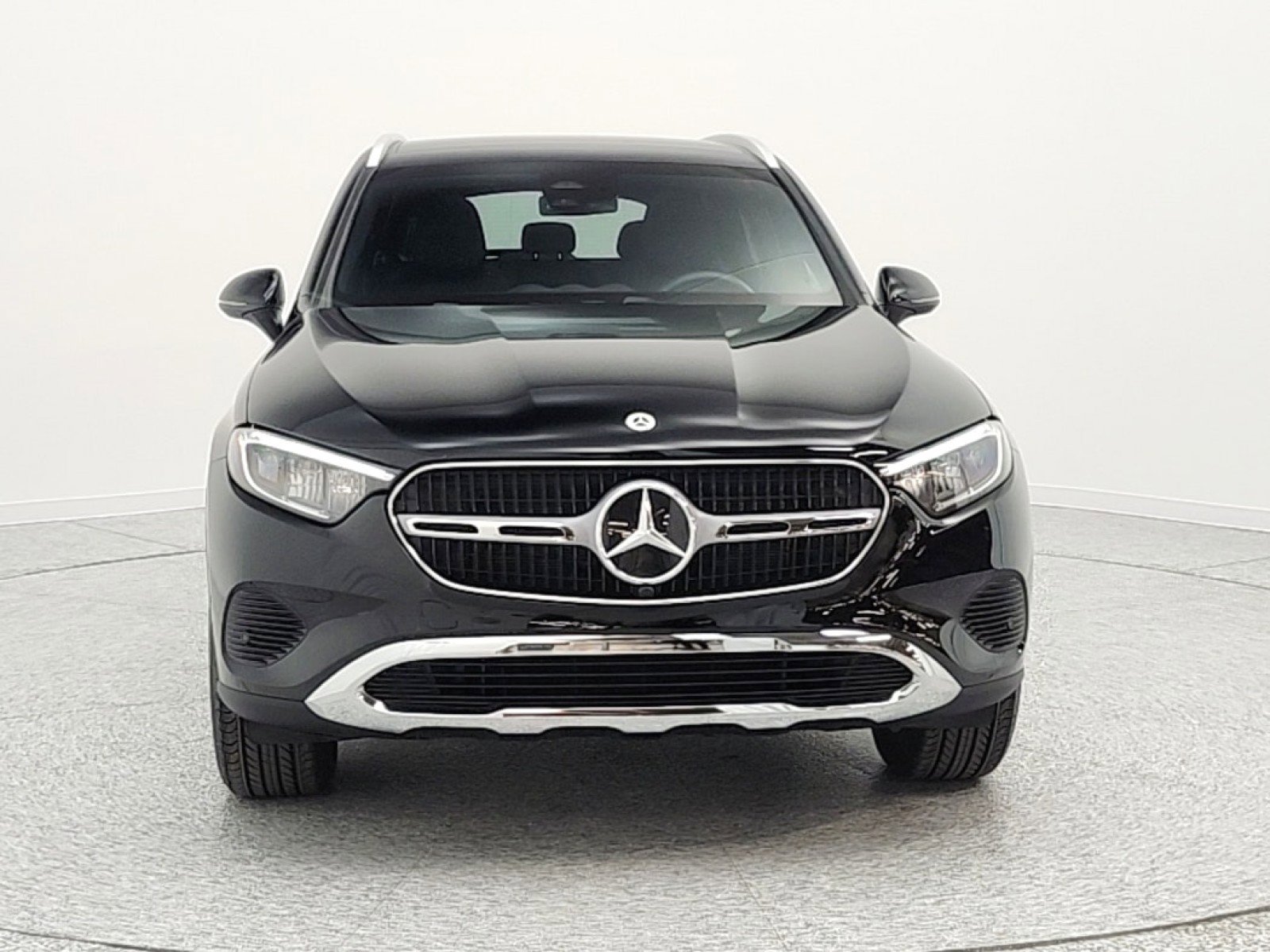 Certified 2025 Mercedes-Benz GLC 300 image 2
