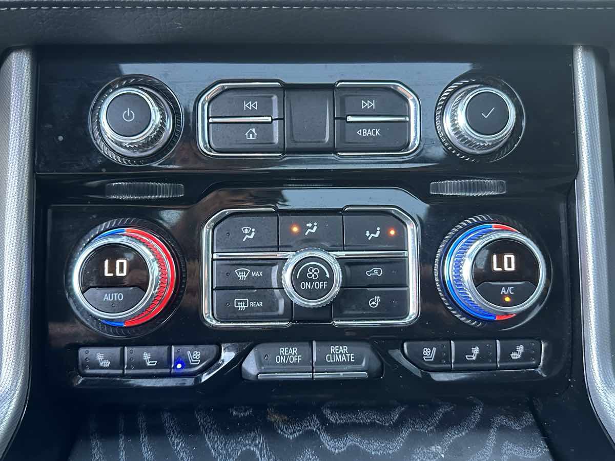 Used 2023 GMC Yukon XL Denali w/ Denali Reserve Package AWD/4WD image 20