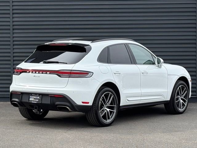 Certified 2025 Porsche Macan image 7