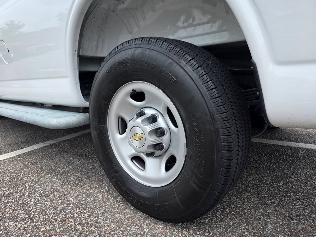 Used 2025 Chevrolet Express 2500 w/ Driver Convenience Package RWD image 25