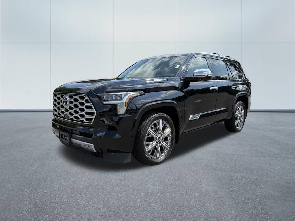 Used 2024 Toyota Sequoia Capstone AWD/4WD image 2