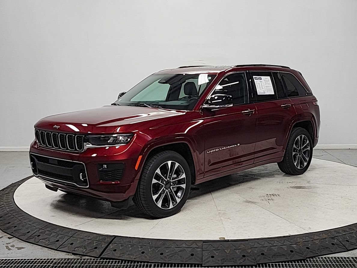 Used 2023 Jeep Grand Cherokee Overland AWD/4WD image 3