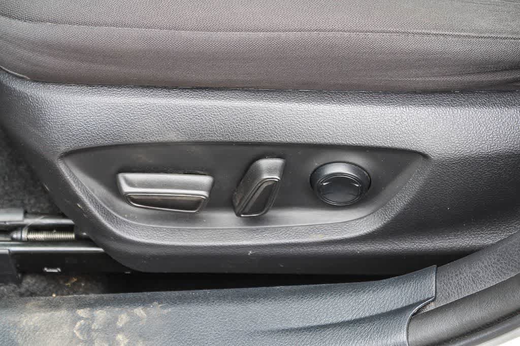 Used 2022 Toyota Camry LE FWD image 15