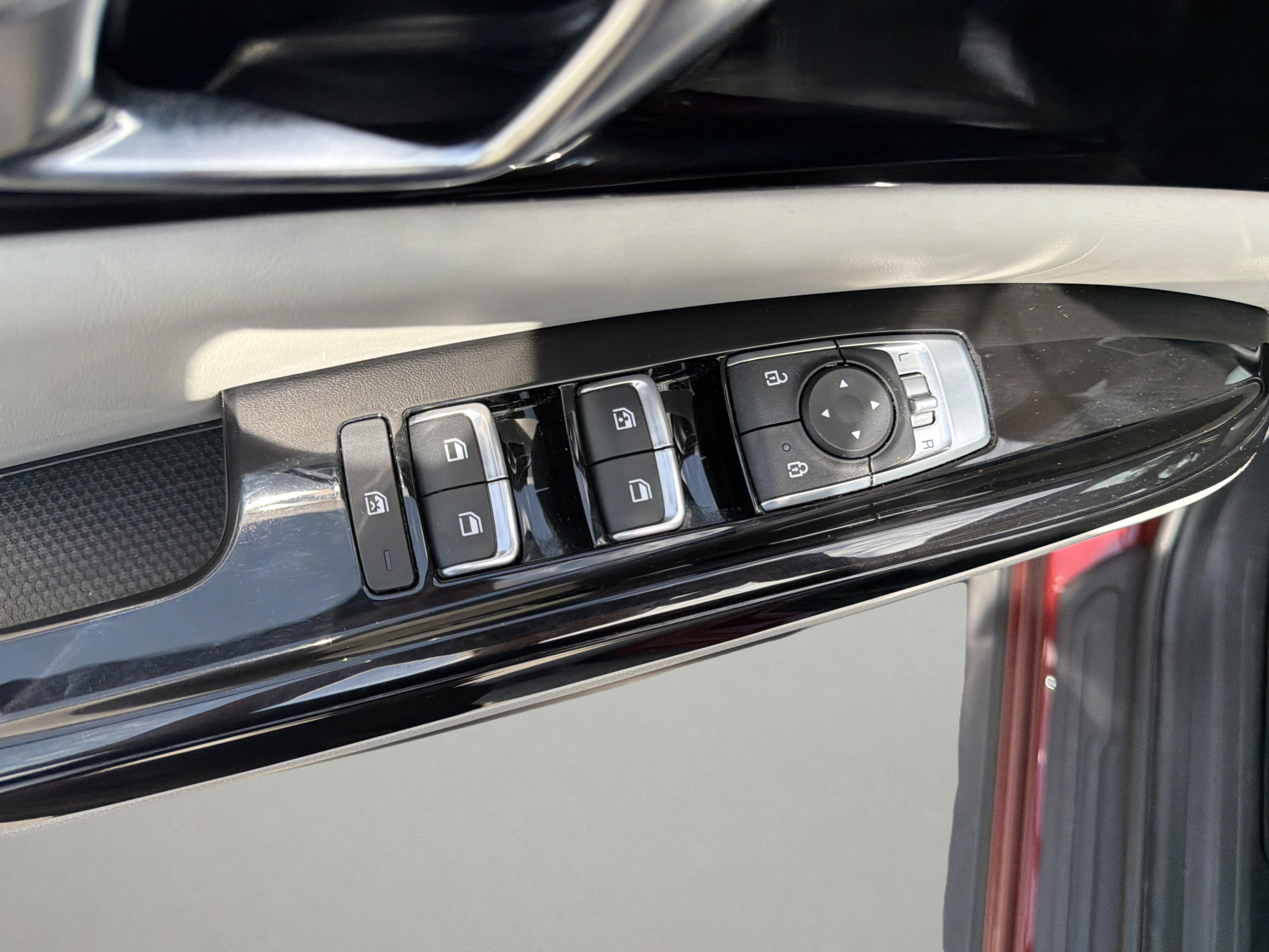 Certified 2024 Kia Carnival EX FWD image 17