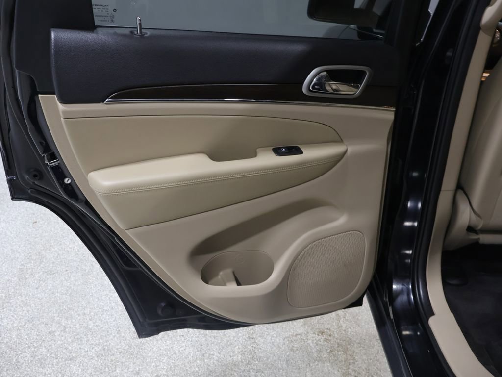 Used 2018 Jeep Grand Cherokee Limited image 21