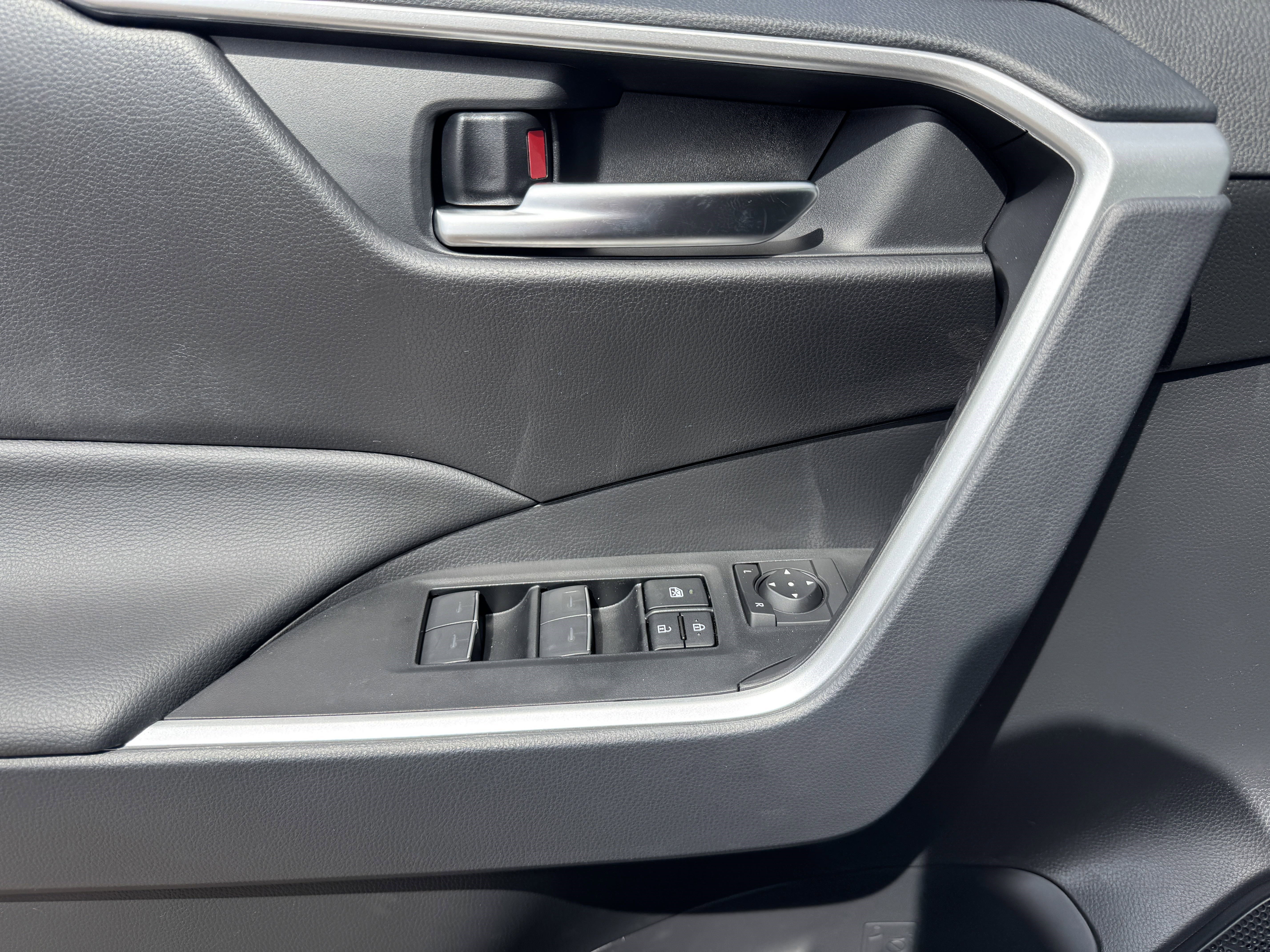 New 2025 Toyota RAV4 XLE image 10