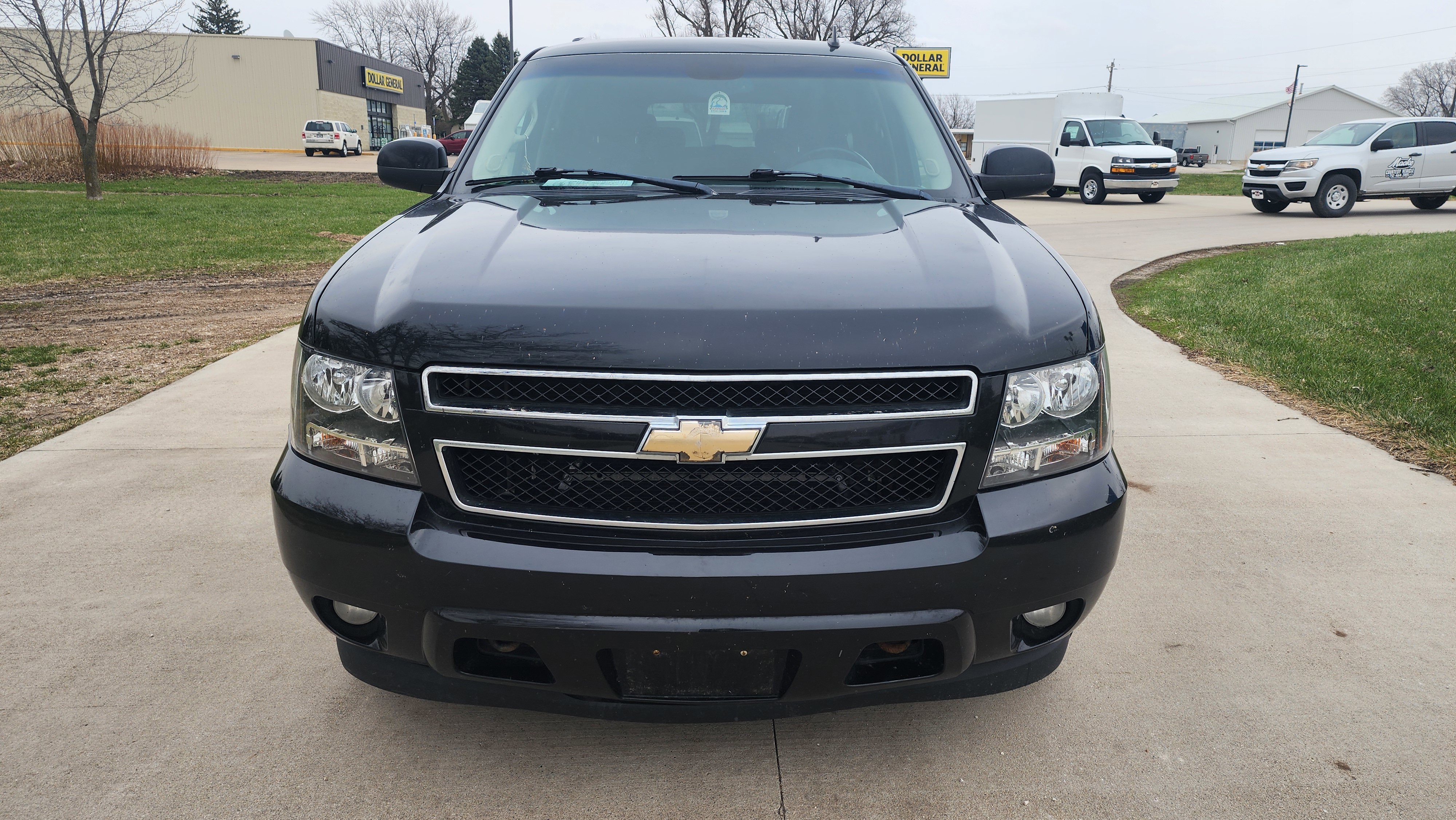 Used 2008 Chevrolet Suburban LT w/ Convenience Package 1 image 2