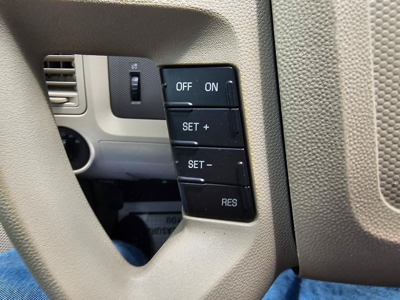 Used 2010 Ford Escape XLS FWD image 32