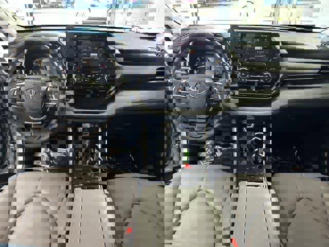 Used 2022 Toyota Highlander XLE image 13
