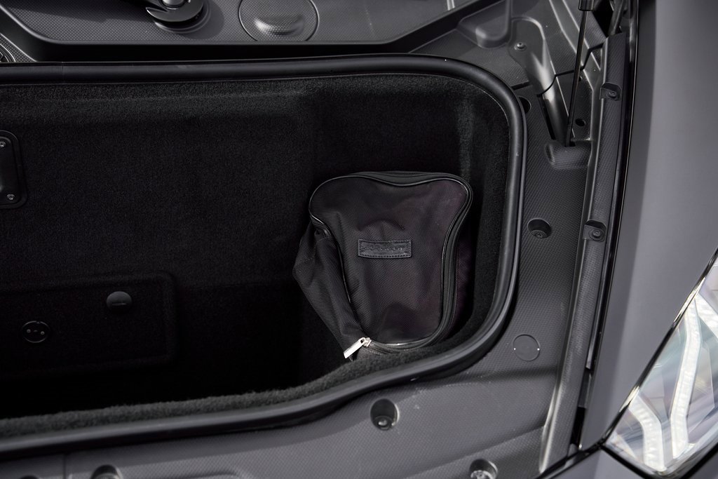 Used 2021 Lamborghini Huracan EVO image 18