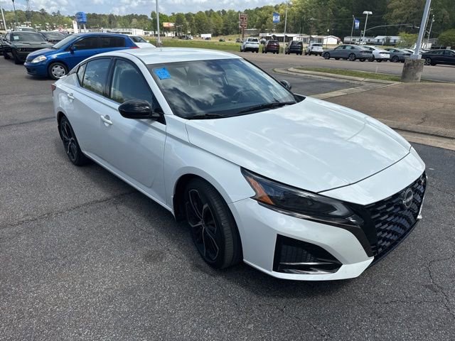 Used 2023 Nissan Altima 2.5 SR image 4