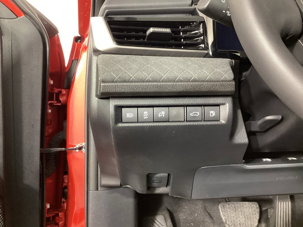 Used 2026 Toyota Camry XLE AWD/4WD image 12