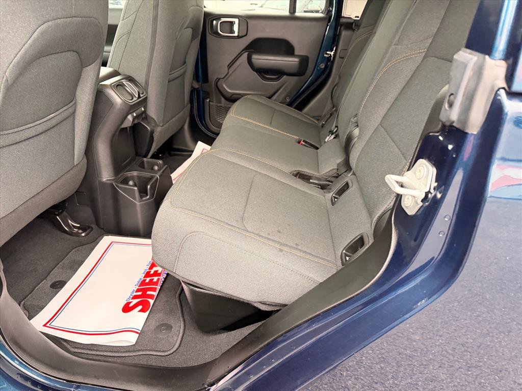 Used 2025 Jeep Gladiator Sport image 12