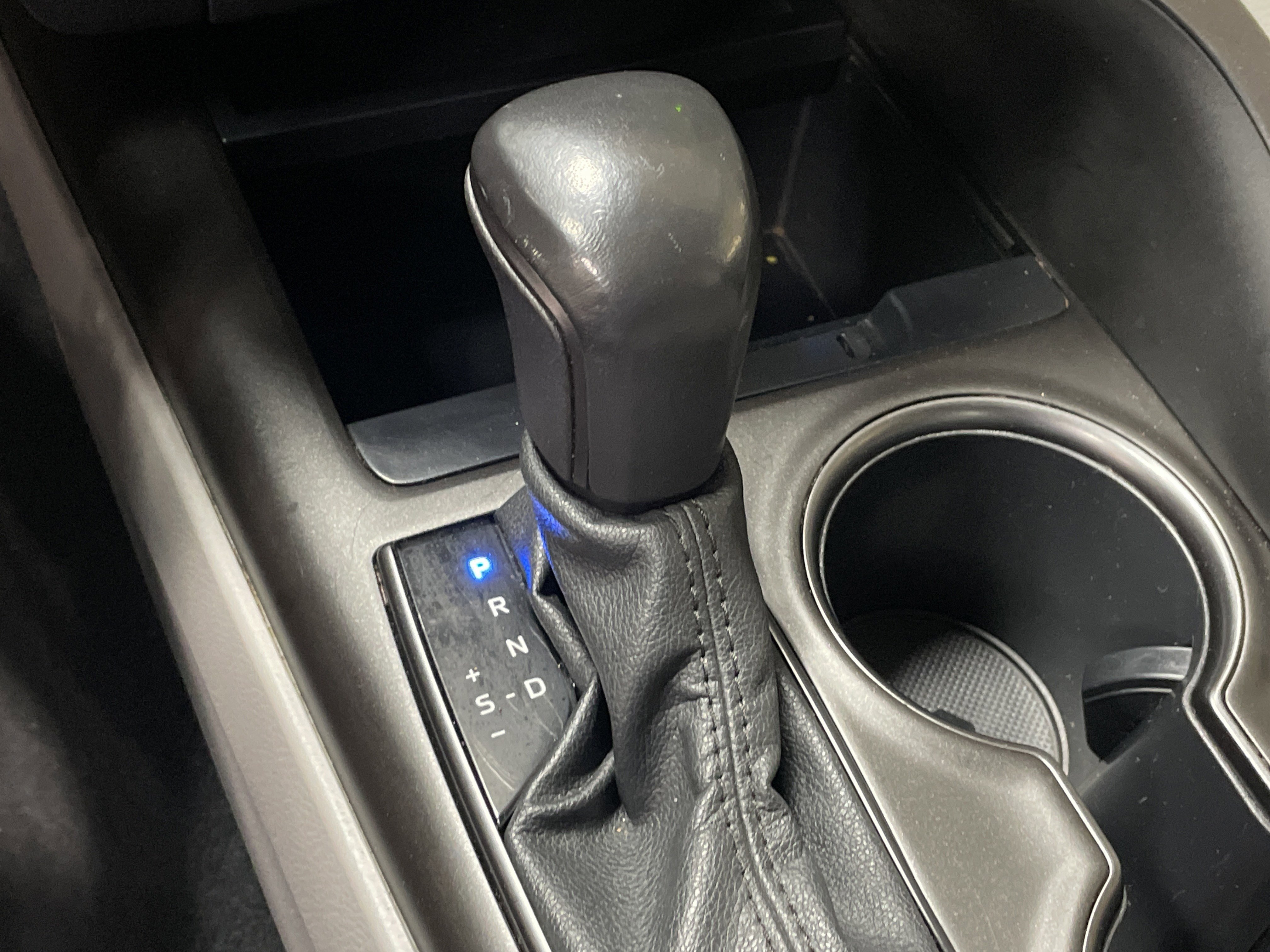 Used 2022 Toyota Camry SE FWD image 26