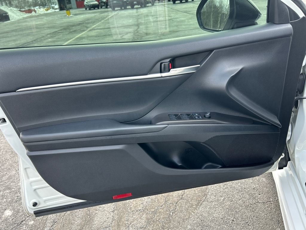 Used 2022 Toyota Camry SE image 18