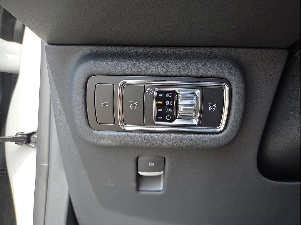 New 2026 Lincoln Nautilus Premier w/ Equipment Group 102A AWD/4WD image 17