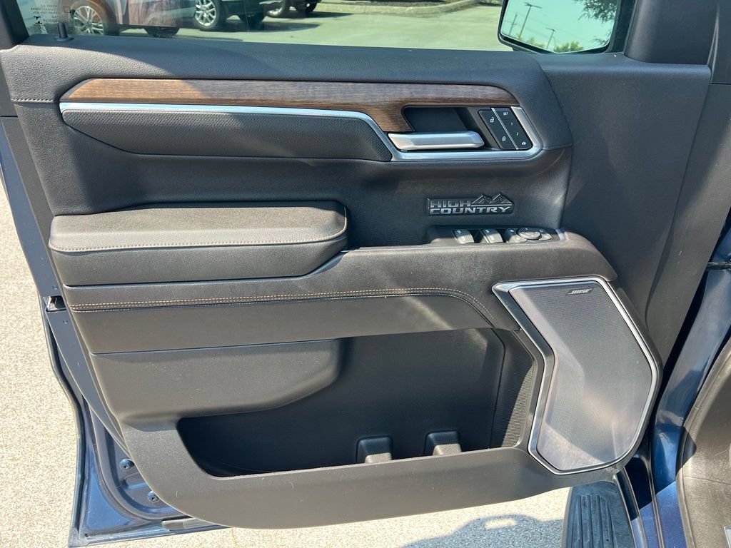 Used 2023 Chevrolet Silverado 1500 High Country w/ High Country Premium Package AWD/4WD image 17