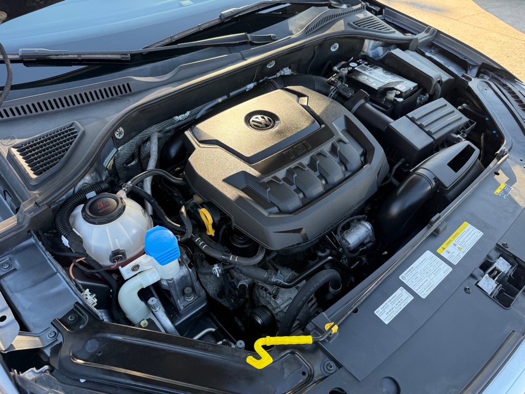 Used 2021 Volkswagen Passat 2.0T SE image 33