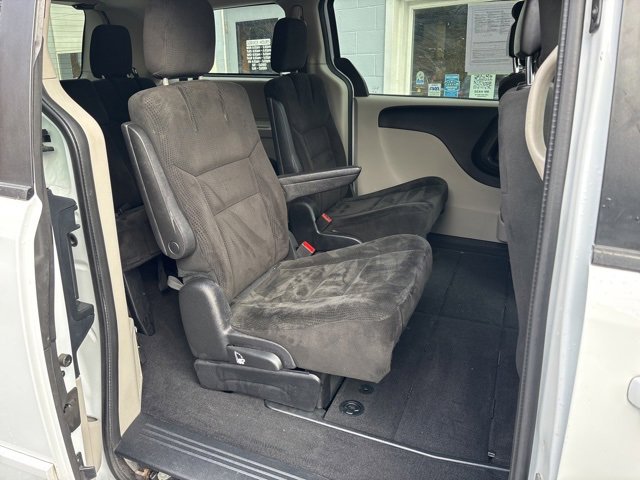 Used 2016 Dodge Grand Caravan SE w/ Quick Order Package 29E SE image 9