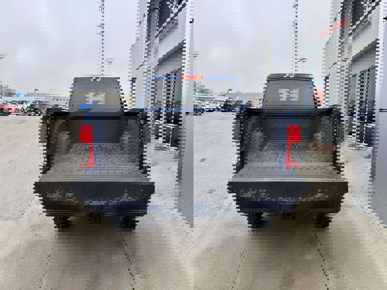 Used 2024 RAM 2500 Big Horn w/ Sport Appearance Package image 7