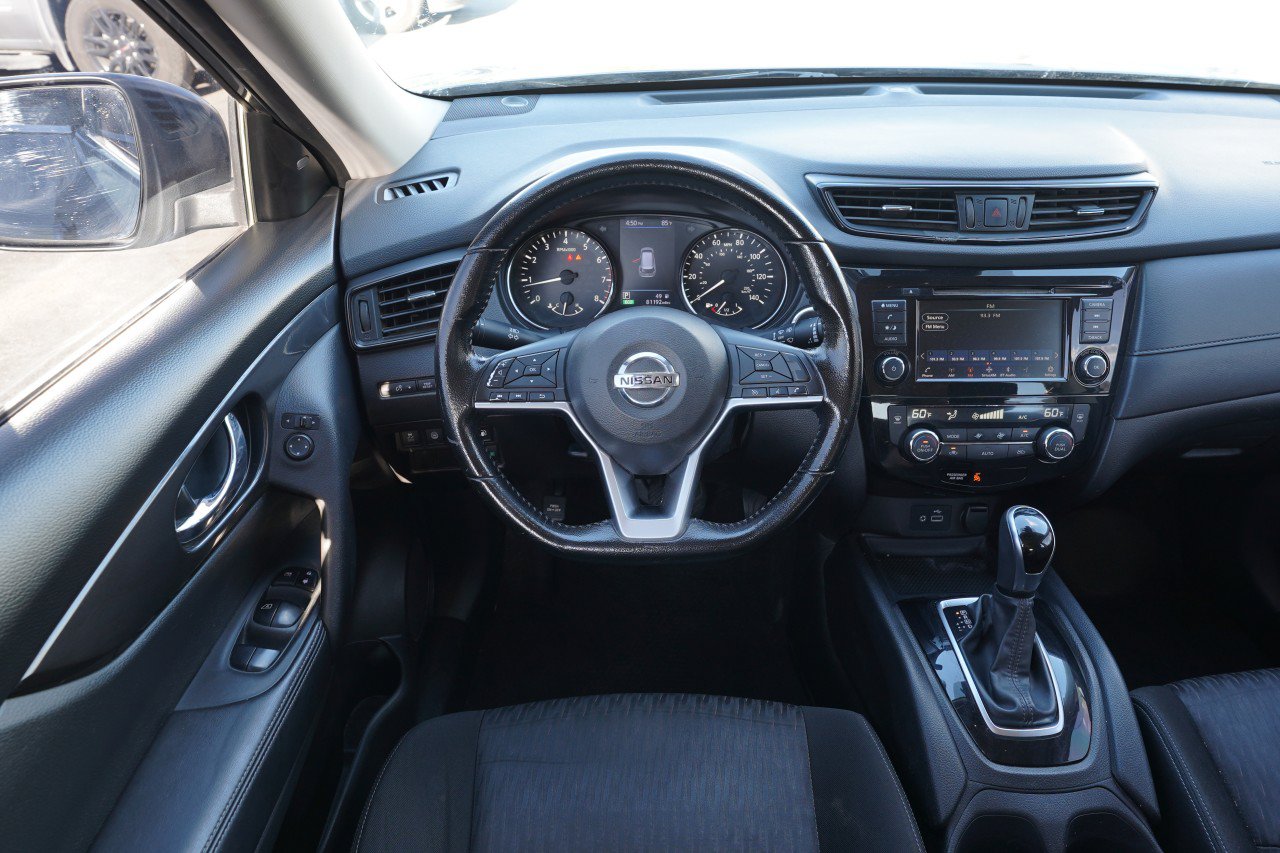 Used 2020 Nissan Rogue SV FWD image 9