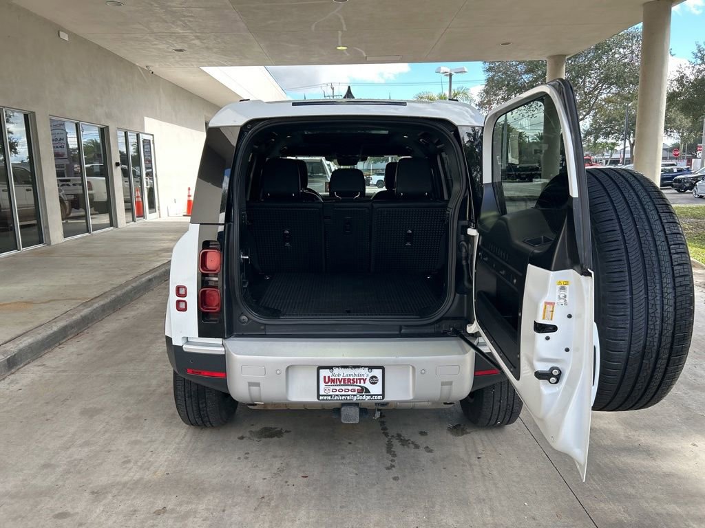 Used 2024 Land Rover Defender 110 S image 34