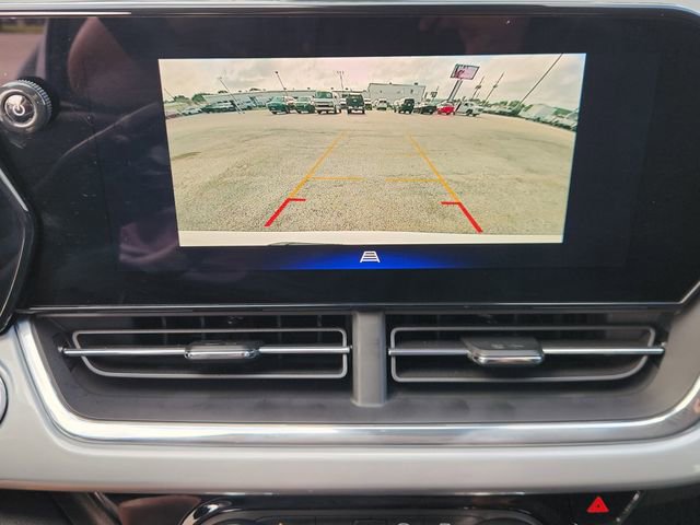 Used 2026 Chevrolet Trax LT w/ Sunroof Package image 17