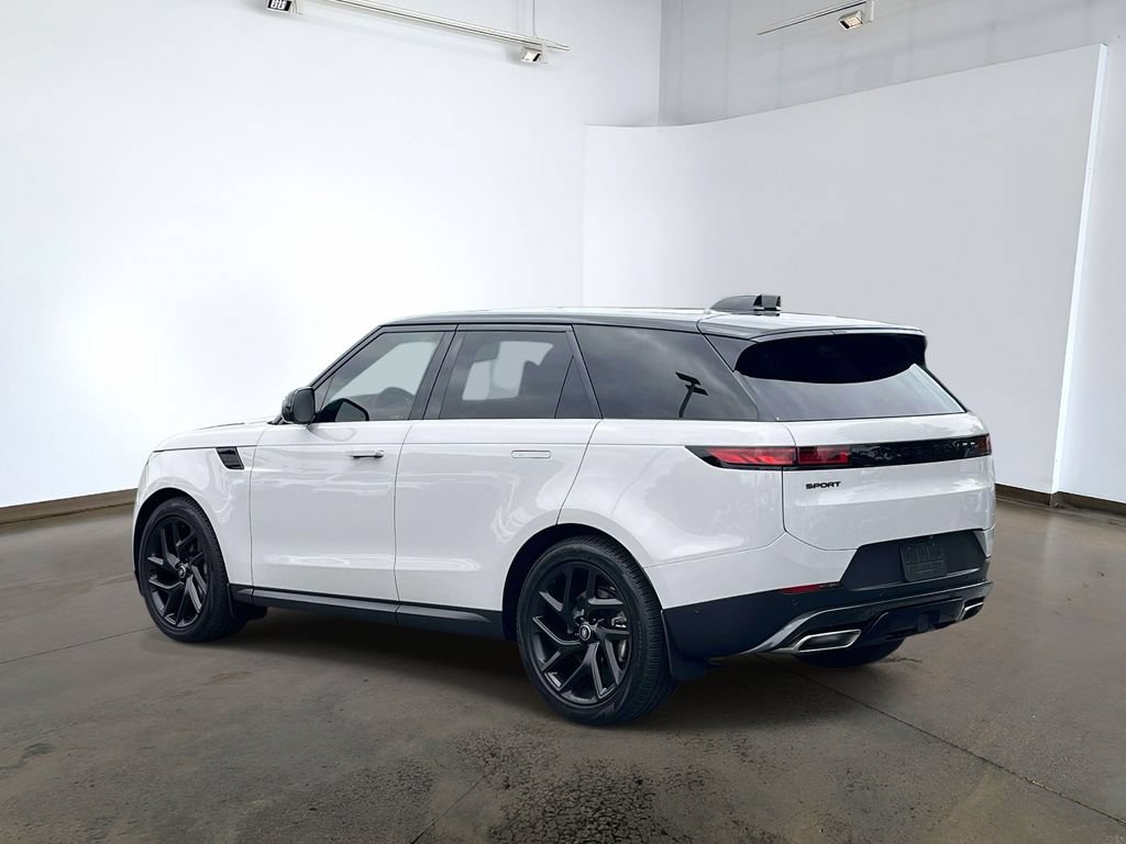 Used 2025 Land Rover Range Rover Sport SE AWD/4WD image 6