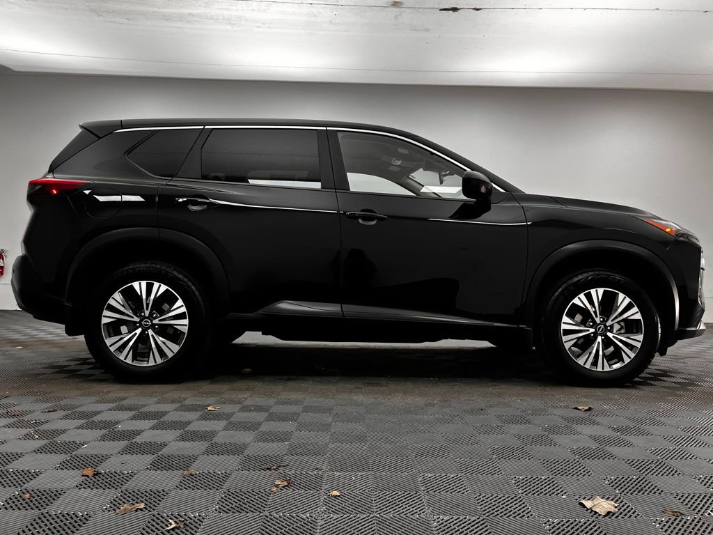 Used 2023 Nissan Rogue SV image 9