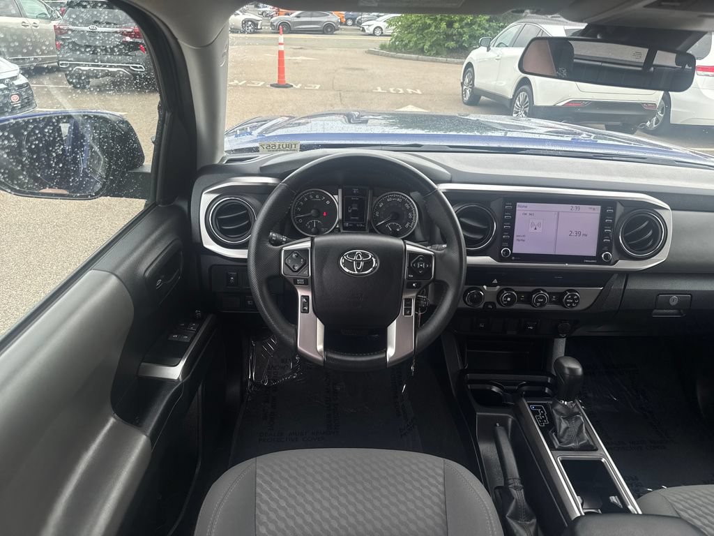 Used 2022 Toyota Tacoma SR5 AWD/4WD image 25