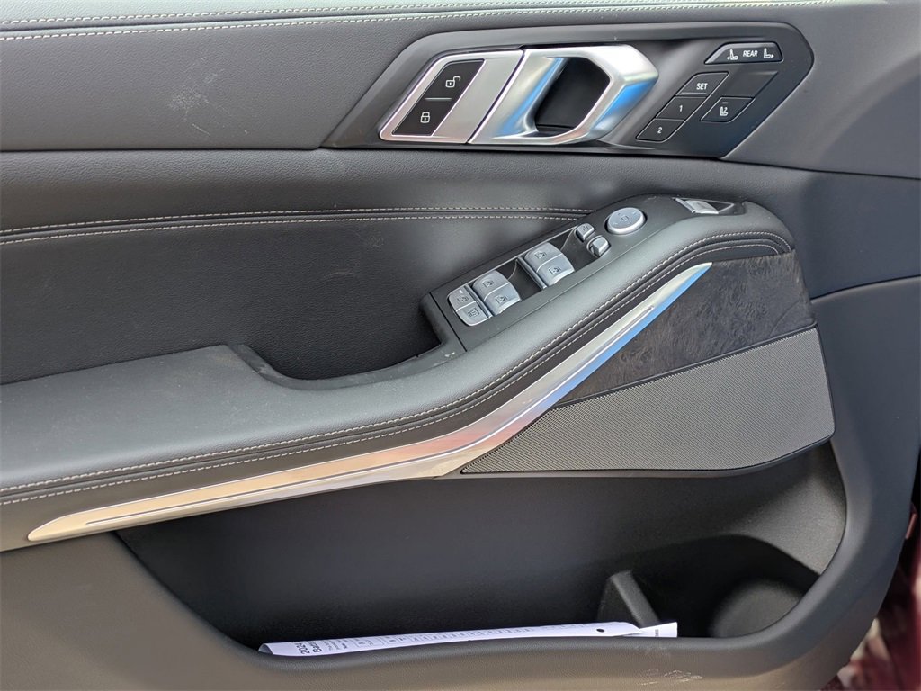 New 2025 BMW X7 xDrive40i w/ Premium Package image 12