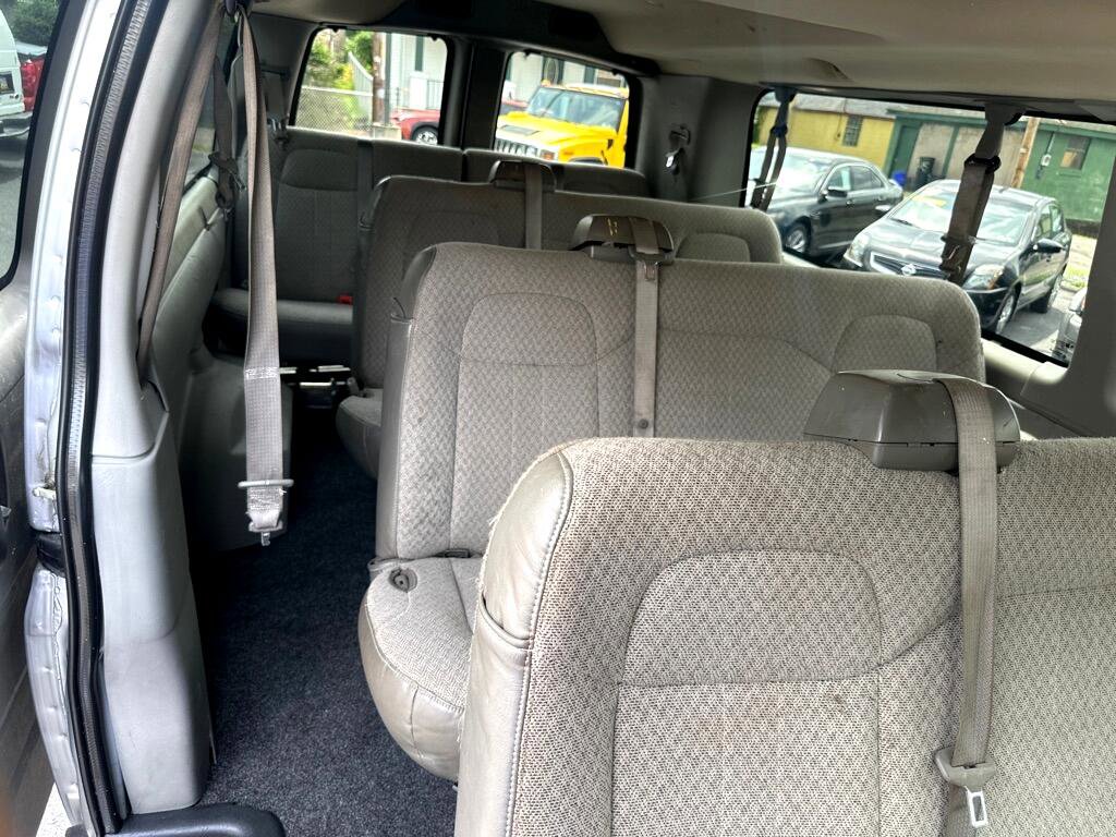 Used 2015 Chevrolet Express 3500 LS image 16