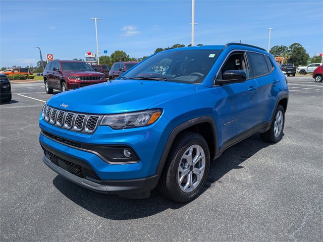 New 2025 Jeep Compass Latitude w/ Sun & Sound Group image 7