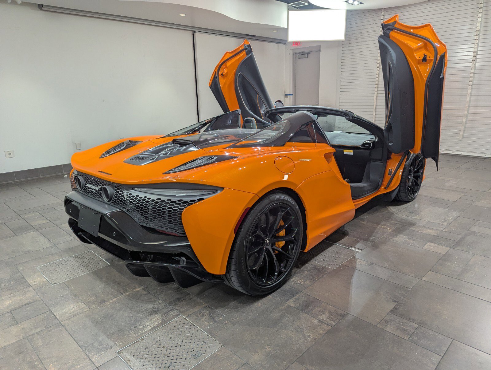 New 2026 McLaren Artura Spider image 27