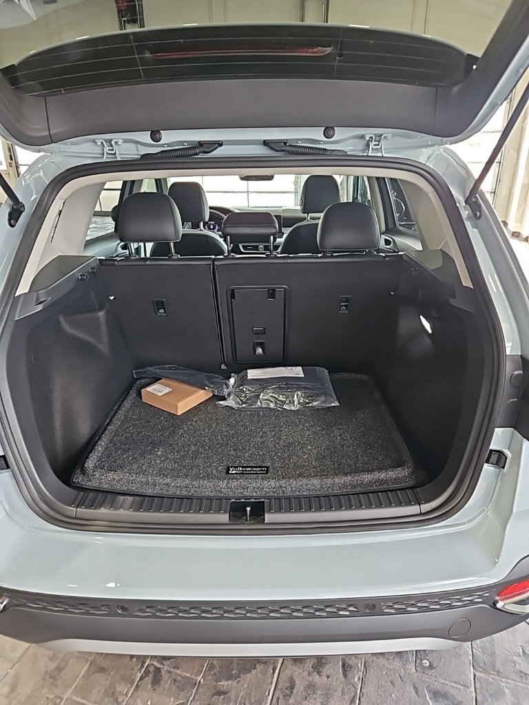 New 2026 Volkswagen Taos SE image 19