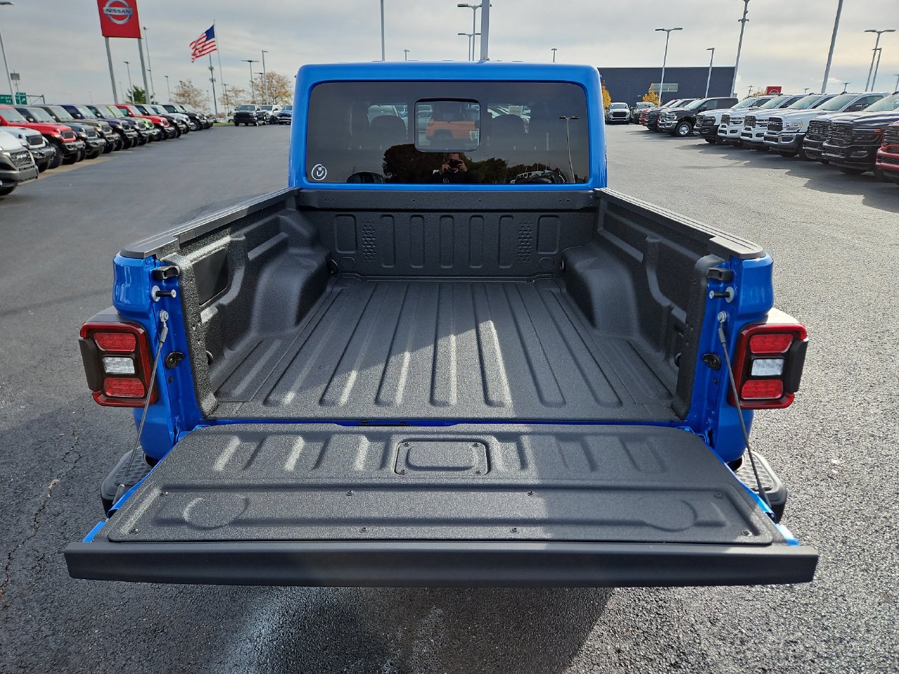 New 2026 Jeep Gladiator Sport AWD/4WD image 7