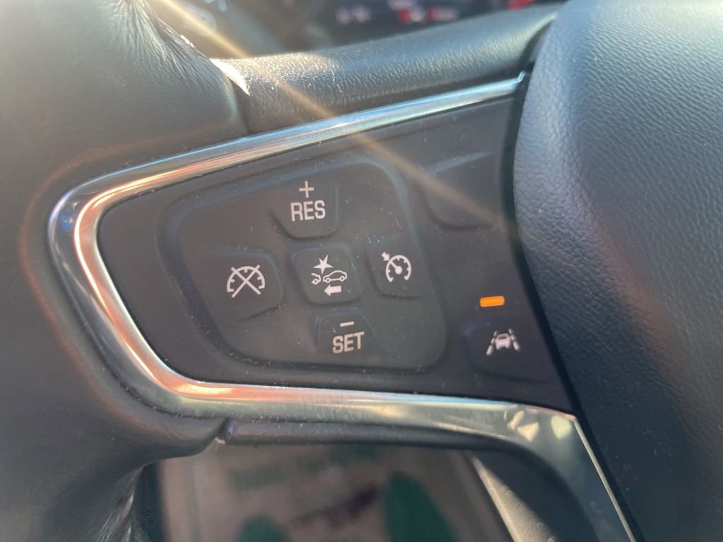 Used 2020 Chevrolet Equinox LT w/ Driver Convenience Package image 11