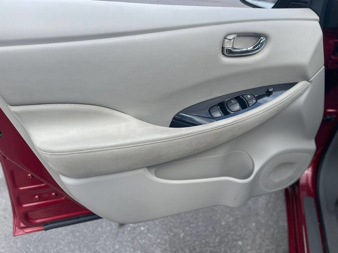 Used 2012 Nissan Leaf SL FWD image 16