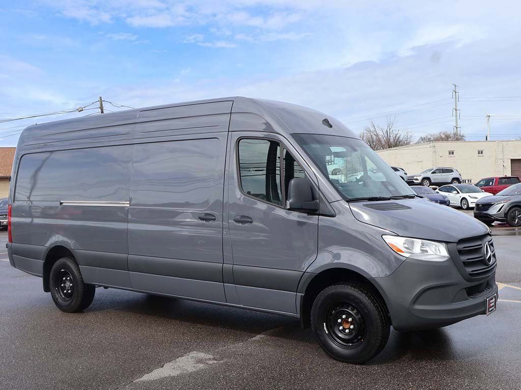Used 2025 Mercedes-Benz Sprinter 3500 image 13